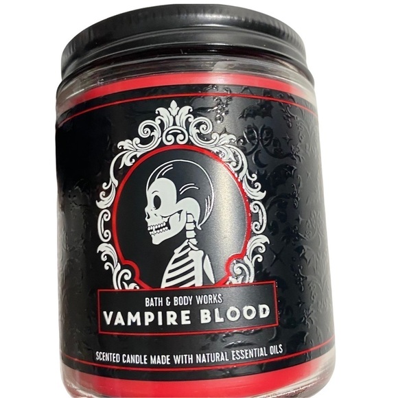 Bath and Body Works Single Wick Vampire Blood Candle 7oz New - Picture 4 of 6